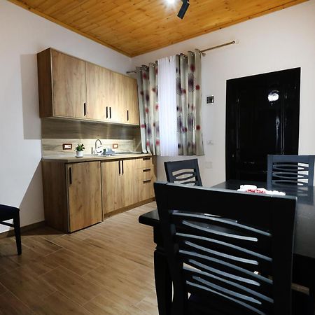 Olive Oasis Studio เบราท ภายนอก รูปภาพ