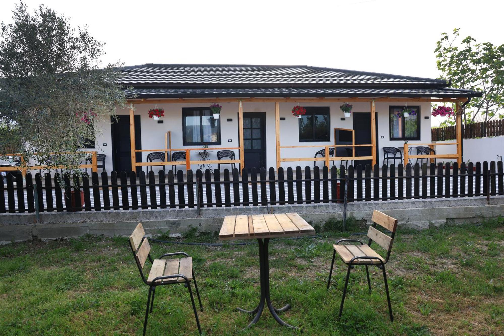 Olive Oasis Studio เบราท ภายนอก รูปภาพ