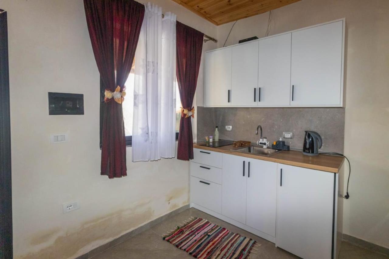 Olive Oasis Studio เบราท ภายนอก รูปภาพ