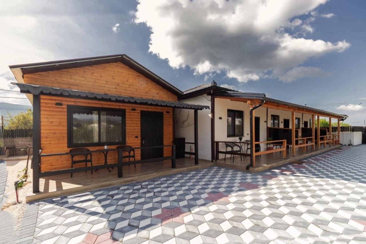 Olive Oasis Studio เบราท ภายนอก รูปภาพ